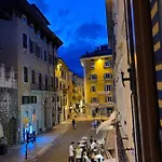 Ago E Filo Szálloda Trento