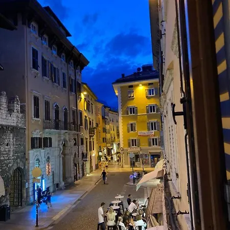 Ago E Filo Szálloda Trento